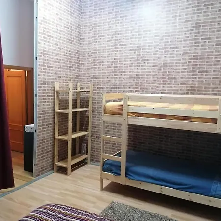 Vendégház In Bb - Bed 8 In A 6-bed Mixed
