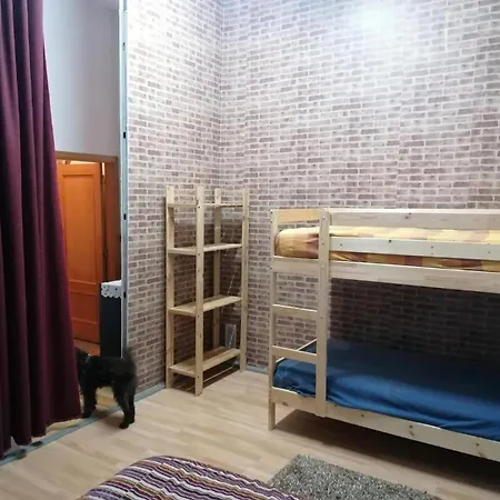 Vendégház In Bb - Bed 8 In A 6-bed Mixed Sintra